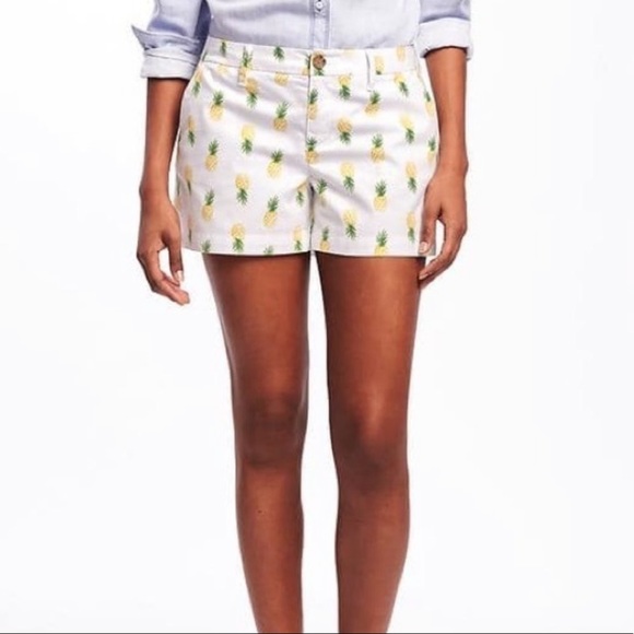 Old Navy🍍 pineapple shorts - Picture 2 of 4